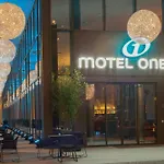 One Am Zwinger Hotel