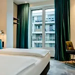 One Am Zwinger Hotel 3*