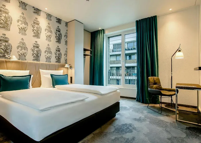 Hotel One Am Zwinger 3*