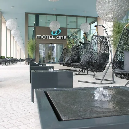 One Am Zwinger Hotel 3*