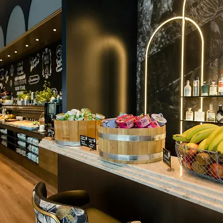 One Am Zwinger Hotel