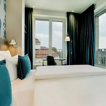 One Am Zwinger 3*