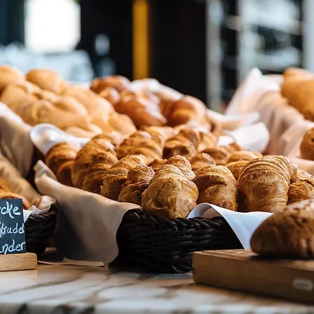 원 암 쯔빙거 호텔