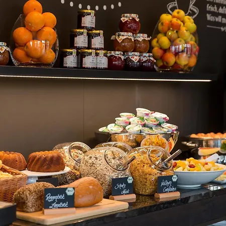 Hotel One Am Zwinger 3*