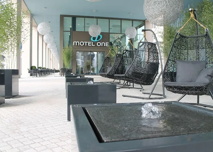 One Am Zwinger Otel 3*